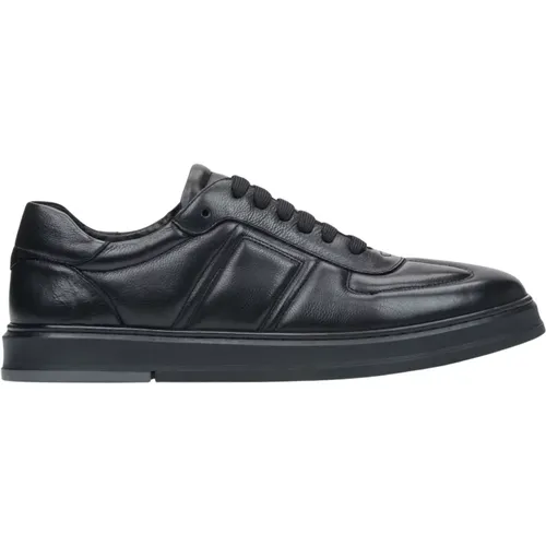 Estro - Shoes > Sneakers - Black - Estro - Modalova