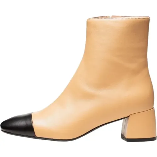 Shoes > Boots > Heeled Boots - - Poche Paris - Modalova