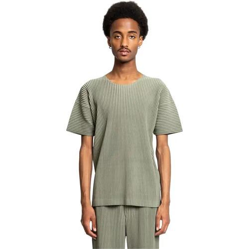 Tops > T-Shirts - - Issey Miyake - Modalova