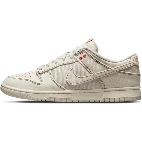 Nike - Shoes > Sneakers - Beige - Nike - Modalova