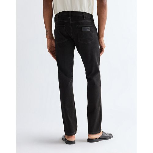 Greensboro Straight Lightweight Medium Stretch Jean Taille 42 x34 - Wrangler - Modalova