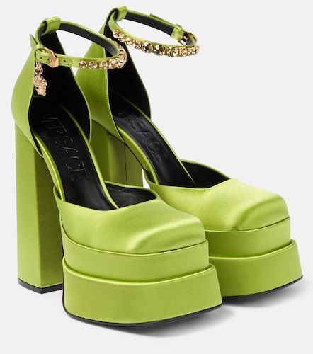 Escarpins à plateau Medusa Aevitas en satin - Versace - Modalova