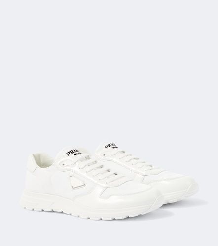 Prada Baskets à logo - Prada - Modalova