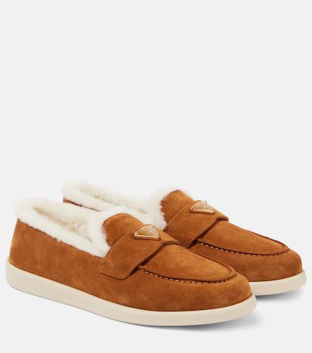 Mocassins Saint Tropez en daim et shearling - Prada - Modalova