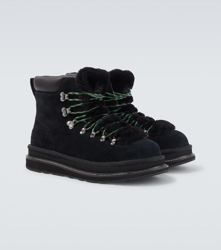 X UGG – Bottines en daim et shearling - Sacai - Modalova