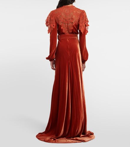 Robe longue en velours de soie mélangée - Costarellos - Modalova