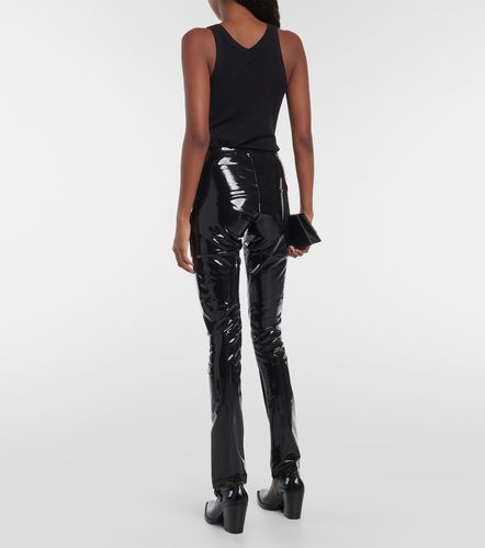 Pantalon slim en vinyle - Junya Watanabe - Modalova