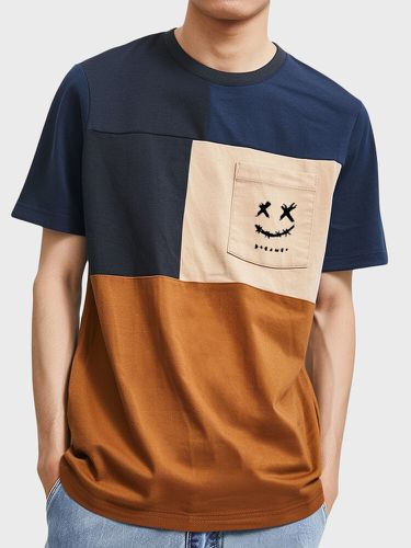 T-shirt à manches courtes et col rond en patchworks avec motif de sourire - Newchic - Modalova