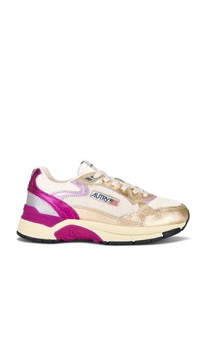 SNEAKERS HYPERWAY LOW in . Size 38, 39, 41 - Autry - Modalova