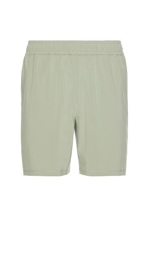 Pivotal Performance Short in . Size M, XL/1X - Beyond Yoga - Modalova
