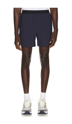 SHORT DOUBLÉ WARPLITE RANGE en . Taille S. Also en M, L, XL/1X, XXL/2X - Beyond Yoga - Modalova