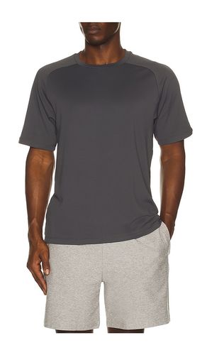 All en Active Tee en . Taille S. Also en M, L, XXL/2X - Beyond Yoga - Modalova