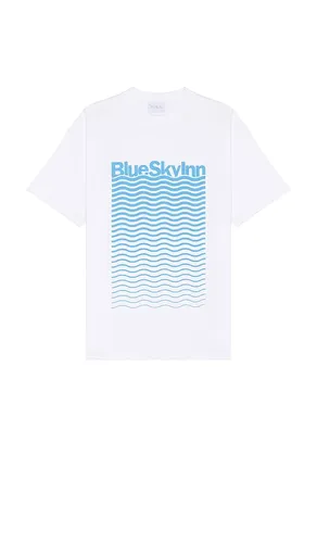 Sky Inn Waves T-Shirt in . Size S, XL/1X - Blue Sky Inn - Modalova