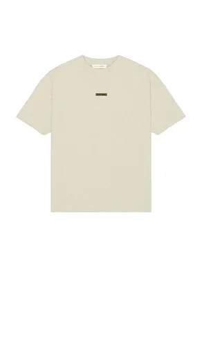 Classic Fit T-Shirt en . Taille L. Also en M, S, XL/1X, XXL/2X - Fear of God ESSENTIALS - Modalova