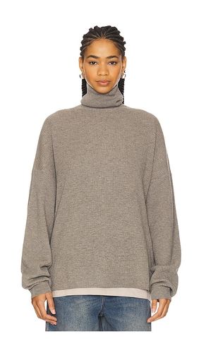 PULL in . Size S, XS - Fear of God ESSENTIALS - Modalova