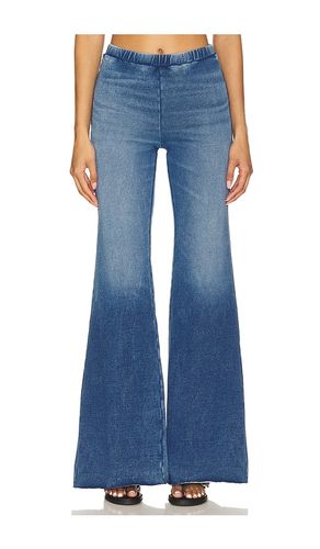LEGGINGS FLARE JEANIUS in . Size 3X, 4X, L, M, S, XL, XS - Good American - Modalova