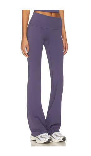 PANTALON FLARE ESSENTIALS en . Taille S. Also en M, L, XL - Gold Hinge - Modalova