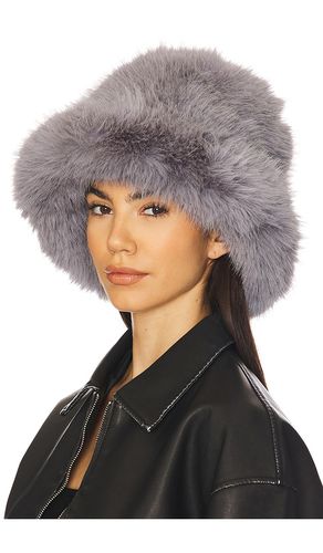 BOB OVERSIZED FAUX FUR in - jocelyn - Modalova