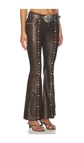 PANTALON FAUX LEATHER STUDDED FLARED en . Taille 34/2. Also en - Markgong - Modalova
