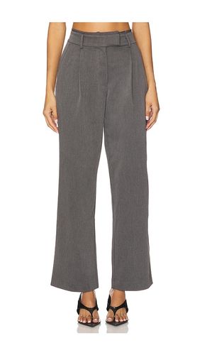 JAMBES LARGES MARY en . Taille L. Also en S, XS - OSIS STUDIO - Modalova