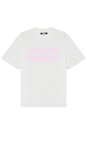 Private Property Tee in . Size M, S, XL/1X - Renowned - Modalova