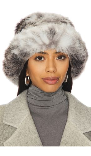 Unreal Fur BOB YEOMAN in Cream - Unreal Fur - Modalova