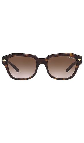 LUNETTES DE SOLEIL in - Vogue Eyewear - Modalova