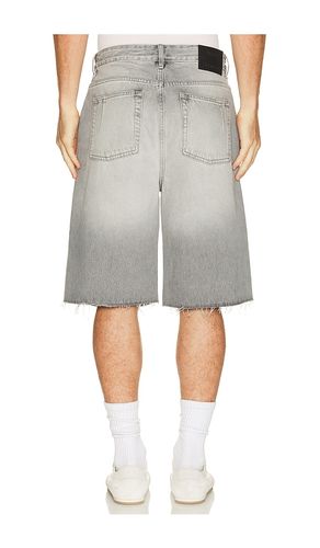 SHORT en . Taille 30. Also en 31, 32, 33, 34, 36 - Won Hundred - Modalova