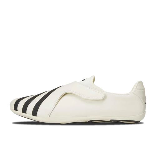 Vario Flat Earther Pharrell White Black - Adidas - Modalova