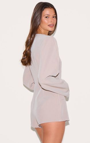 Mushroom Combi-short Ajustée À Manches Cocon Et Devant Croisé | Taille 42 - PrettyLittleThing - Modalova