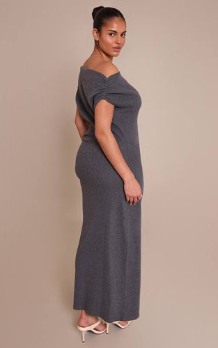 Charcoal Robe Maxi Grande Taille En Maille Brossée Côtelée Avec Détail Froncé Asymétrique | Taille 46 - PrettyLittleThing - Modalova