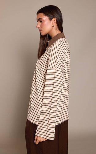Light Brown Haut À Col Et Manches Longues En Maille Côtelée Douce Avec Détails Rayés | Taille 32 - PrettyLittleThing - Modalova
