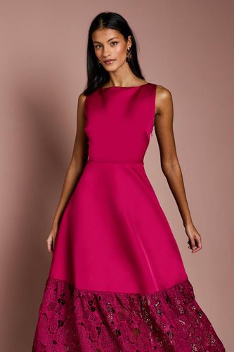 Robe Longue Satinée Structurée à Ourlet en Dentelle Petite Taille | Taille 40 - Coast - Modalova
