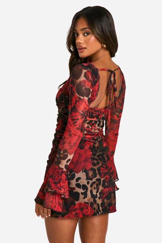 Robe Mini Évasée À Imprimé Mixte Et Encolure Slash Avec Manches Évasées | Taille 38 - boohoo - Modalova