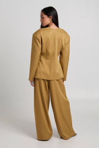 Blazer Cintrée à Col Montant sans Revers | Taille 44 - boohoo - Modalova