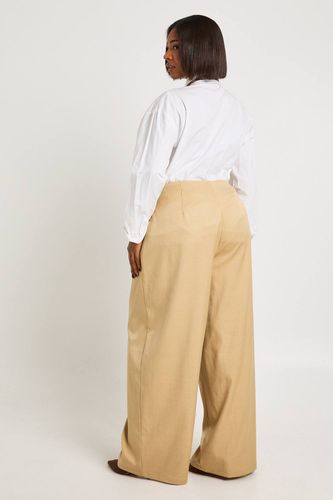 Pantalon Grande Taille à Plis Devant | Taille 48 - boohoo - Modalova