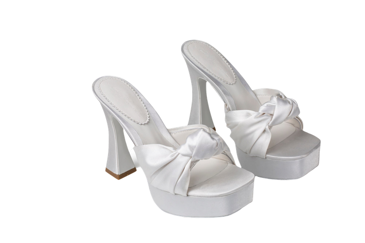 Mara Platform Sandals (White) - Nana Jacqueline - Modalova