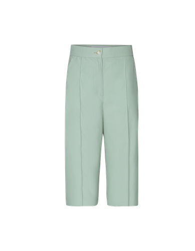 ASPEN Sage Green Short Pants - MAET - Modalova