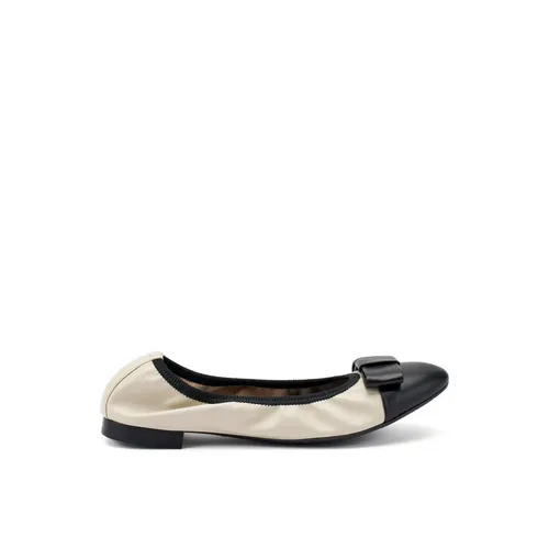 Shoes > Flats > Ballerinas - - Frau - Modalova