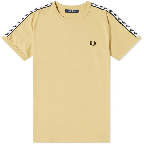 Tops > T-Shirts - - Fred Perry - Modalova