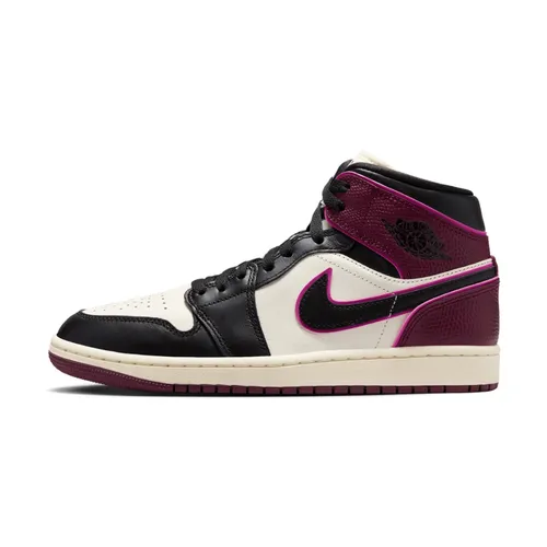 Jordan - Shoes > Sneakers - Red - Jordan - Modalova
