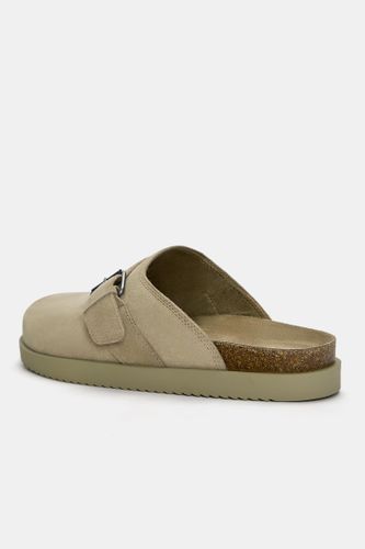 A2m.jpg?ts=1761583037206" - Apparel & Accessories > Shoes - Modalova