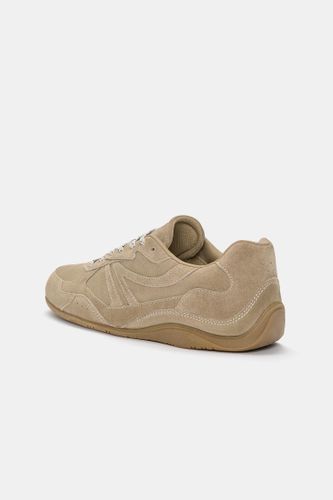 Lic/3ca7/bc74/f74f4f4eacf4/d51d4fabe97e/11302640101-A2M/11302640101-A2M.jpg?ts=1752158437592" - Apparel & Accessories > Shoes - Modalova